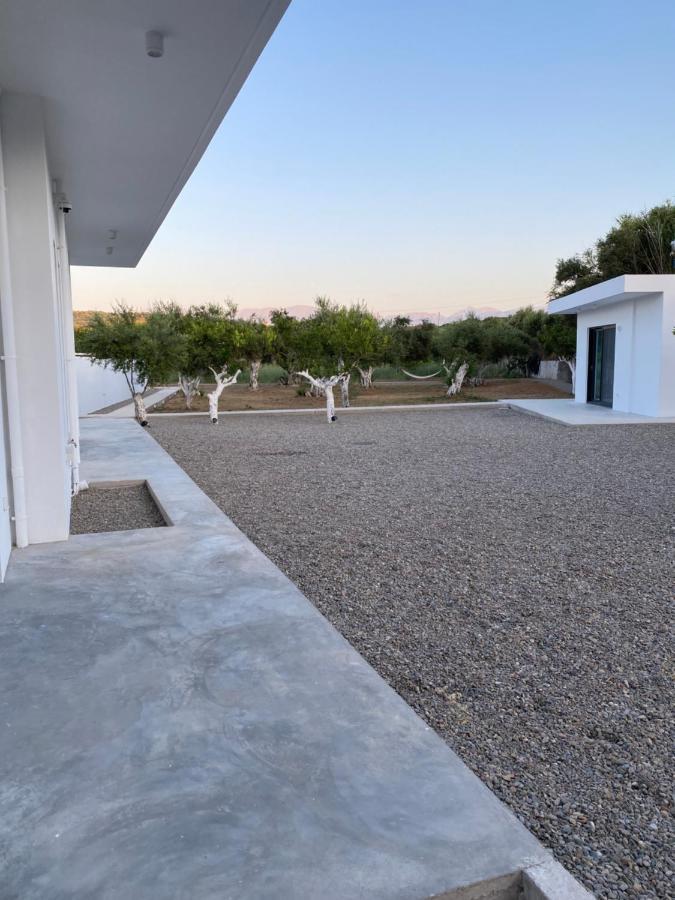 Lefko Apartments Tavronitis Exteriér fotografie